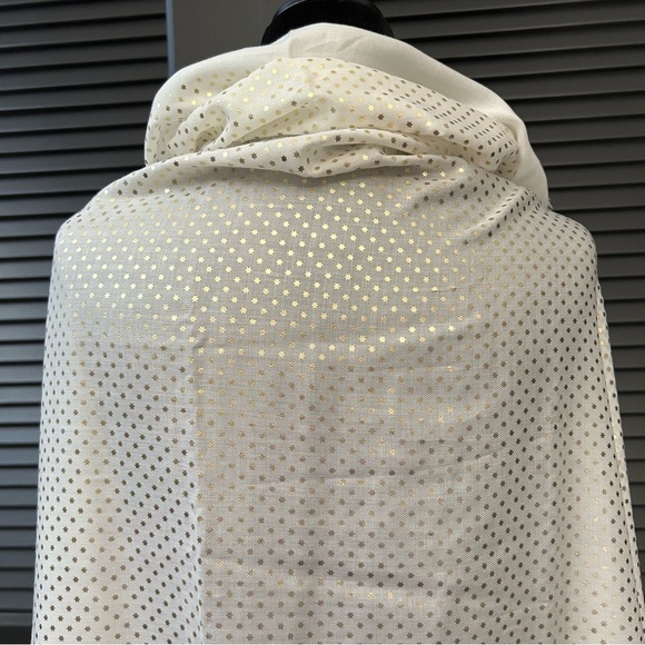 Gucci, GUCCY Modal Cashmere Shawl, White with Gold Stars and Retro Font “Guccy” - Picture 9 of 15